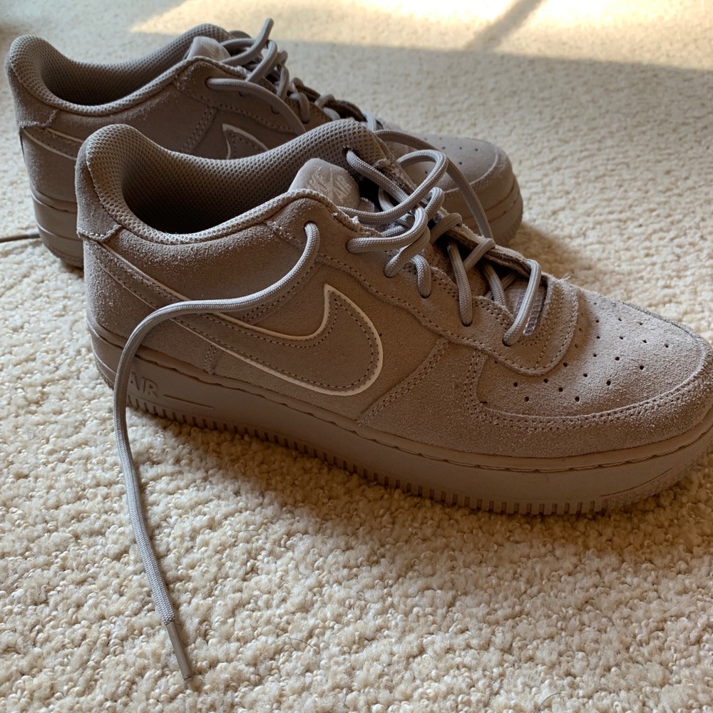 nike air force1 low grey suede Youth 6 Women’s 7.5